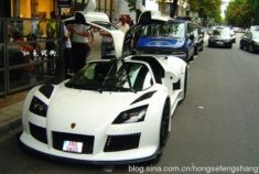 国外实拍罕见阿波罗超级跑车美图欣赏