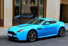 阿斯顿·马丁V12 Vantage超级跑车美图欣赏