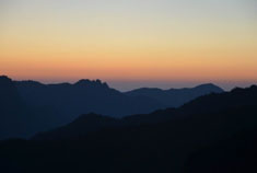 初秋自驾游：晨起合仙桥拍摄神农架日出 