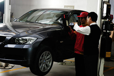 日常汽车养护注意胶条易变保养死角