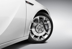 试驾翻车 谁能承受万民挑剔之重？