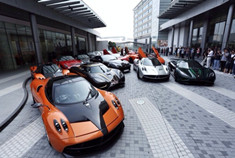 香港SMD超跑会组织150余部超跑大巡游