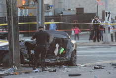 问题日系车 尼桑千里马撞击宝马SUV后成碎片