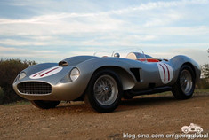 稀世珍贵的改装版经典赛车Ferrari 250 GTO