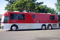 图赏 如何把旧大巴改装成移动的温馨家园