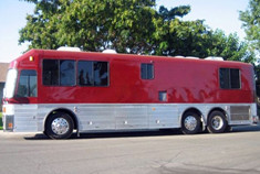 图赏 如何把旧大巴改装成移动的温馨家园