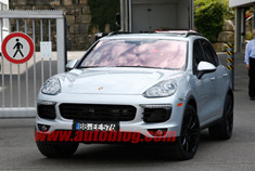 内饰奢华做工精细 中期改款保时捷卡宴曝光 