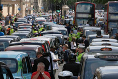 欧洲出租车司机大罢工 抗议使用打车软件