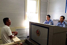 珍爱生命 远离黑车——女大学生黑车遭性虐