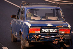 俄罗斯随处可见破烂而亲切的拉达车