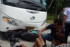 实拍：芭提雅金佛寺的突发惨烈车祸