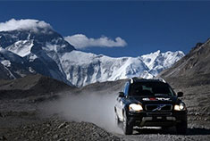 高大上vs接地气 车企争相跨界为哪般？