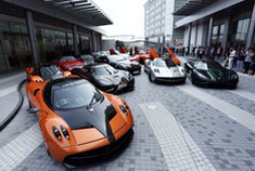 总价值将近5亿元 150部超跑香港大巡游