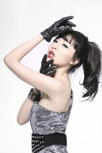 车模孙美斯微博_车模孙美斯图片_车模资料