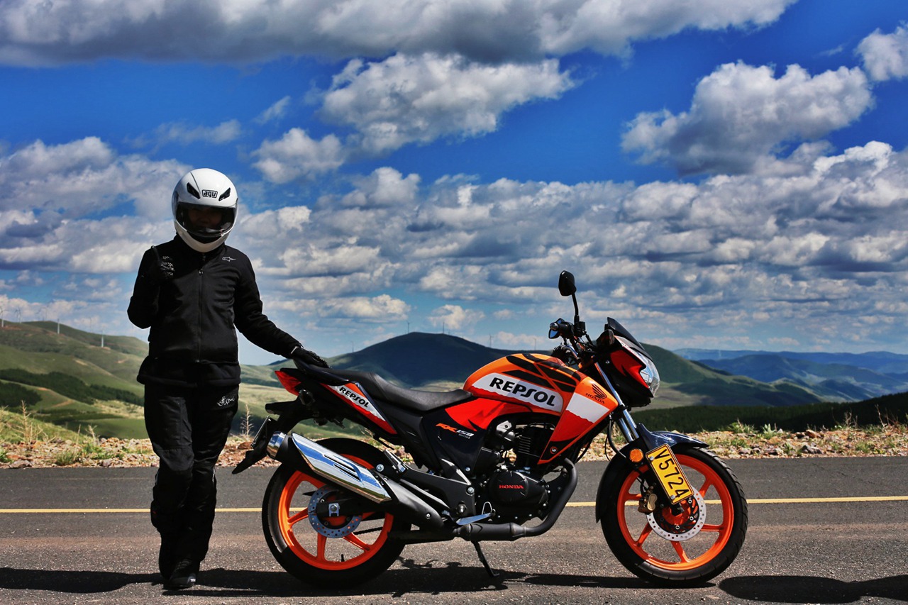 入天路 摸天去 媒体摩托联盟草沿天路之旅