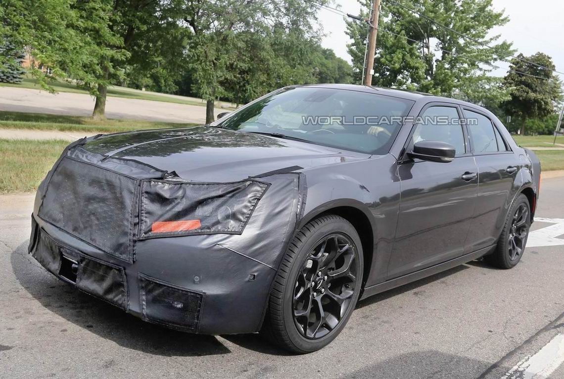 新款克莱斯勒300谍照曝光 或11月首发