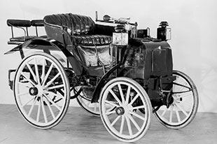 梅赛德斯-奔驰庆祝赛车运动120周年