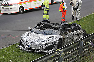 讴歌NSX原型车于纽博格林路测中烧毁