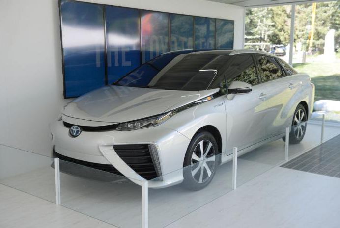 丰田燃料电池车将定名Mirai 明年上市
