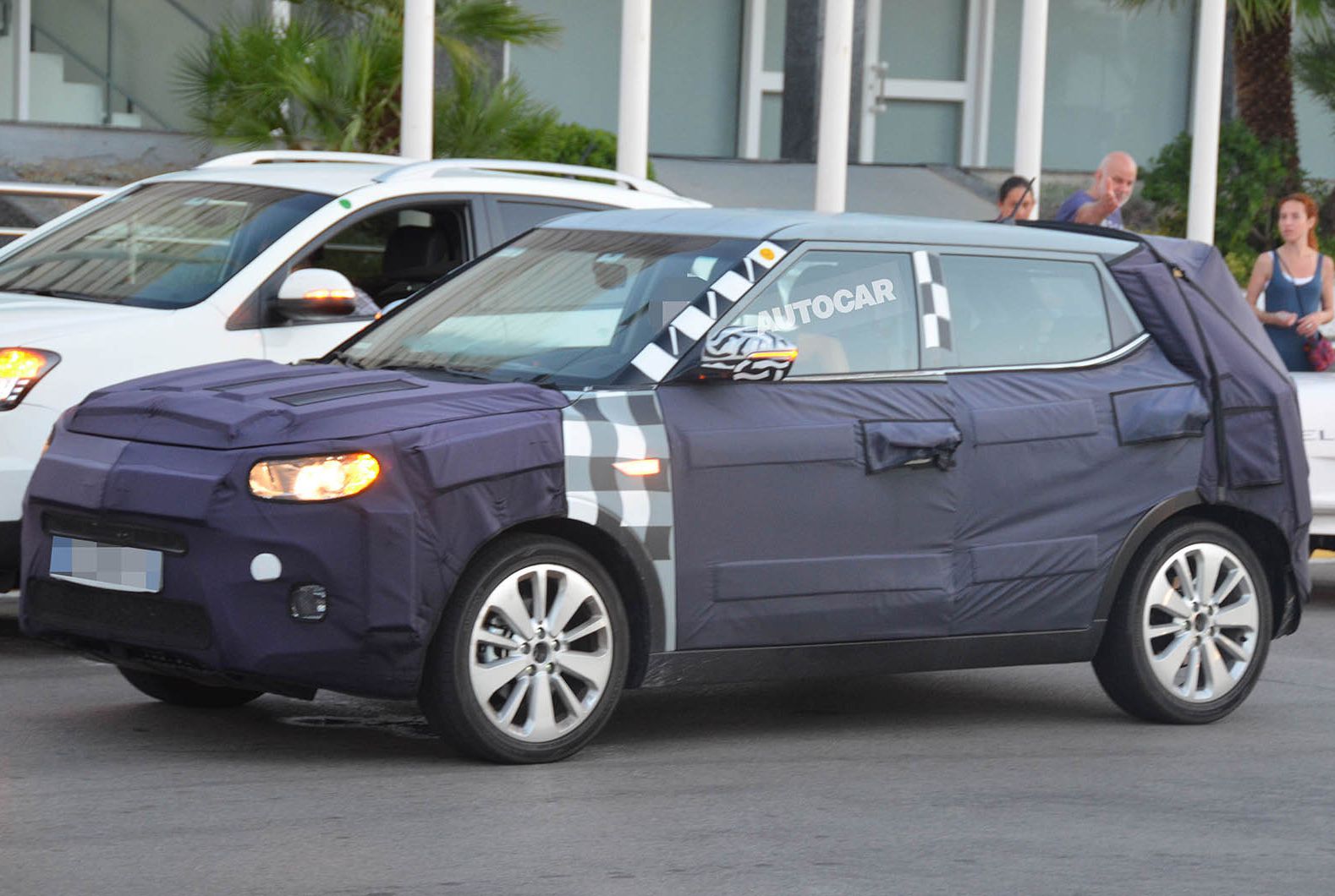 双龙X100谍照曝光 明年日内瓦车展亮相