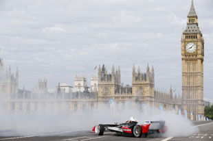 国家地理频道独家首播电动方程式赛车纪录片