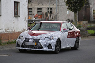 雷克萨斯神秘GS F测试车惊现纽北赛道