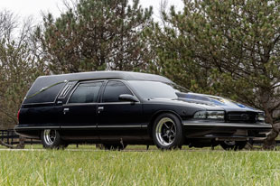 着急奔丧啊！1300马力雪佛兰灵车