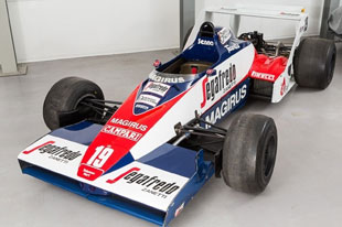 塞纳成名战车拍卖