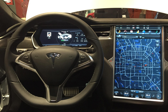 特斯拉与四维图新合作中文导航地图