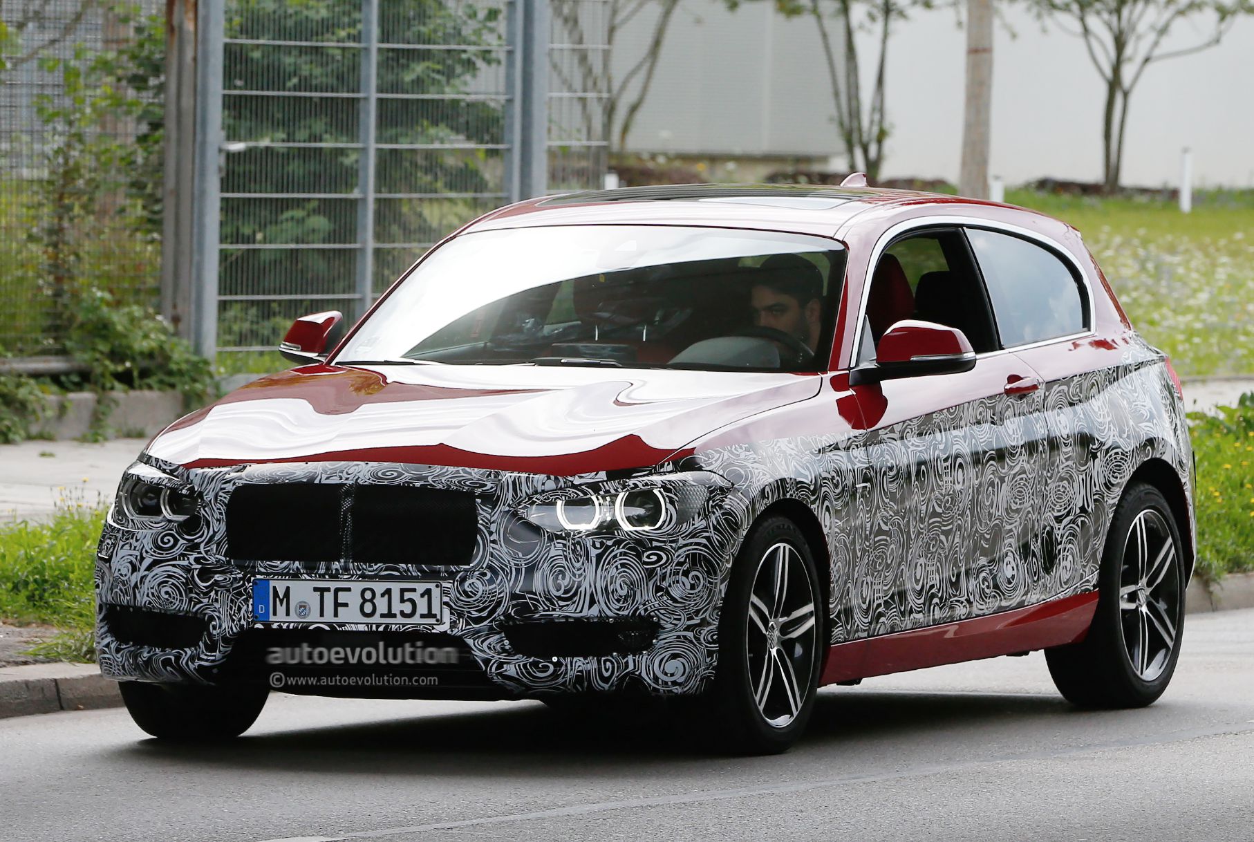 新款宝马1系谍照曝光 日内瓦首发