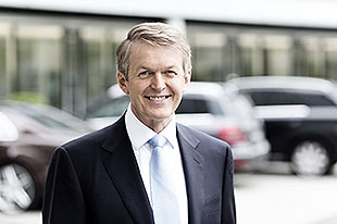 CES：新浪汽车独家专访奔驰F 015首席设计师