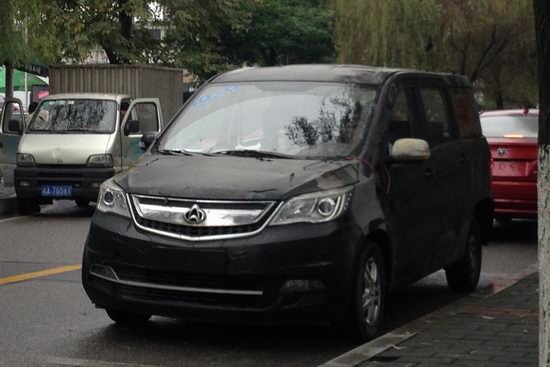 欧力威平台开发 长安全新小型MPV曝光