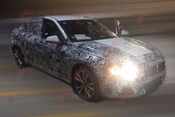 全新宝马1系三厢国内曝光 换前驱平台