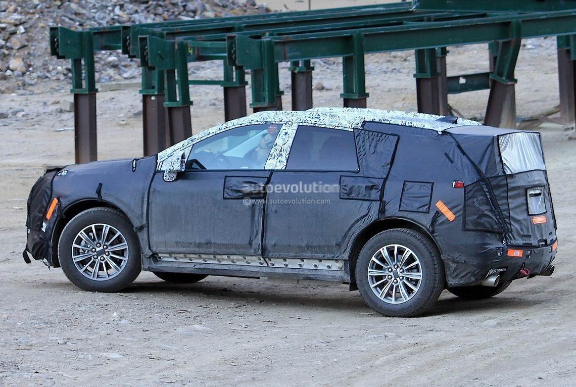 新一代凯迪拉克SRX谍照曝光 更名XT5