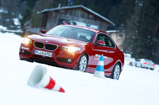 温柔地放肆 宝马奥地利冬季驾驶培训