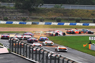 静止发车首秀 奥迪R8 LMS杯第二回合被叫停