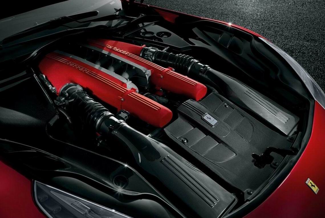 法拉利V12坚守自然吸气 借电动提性能