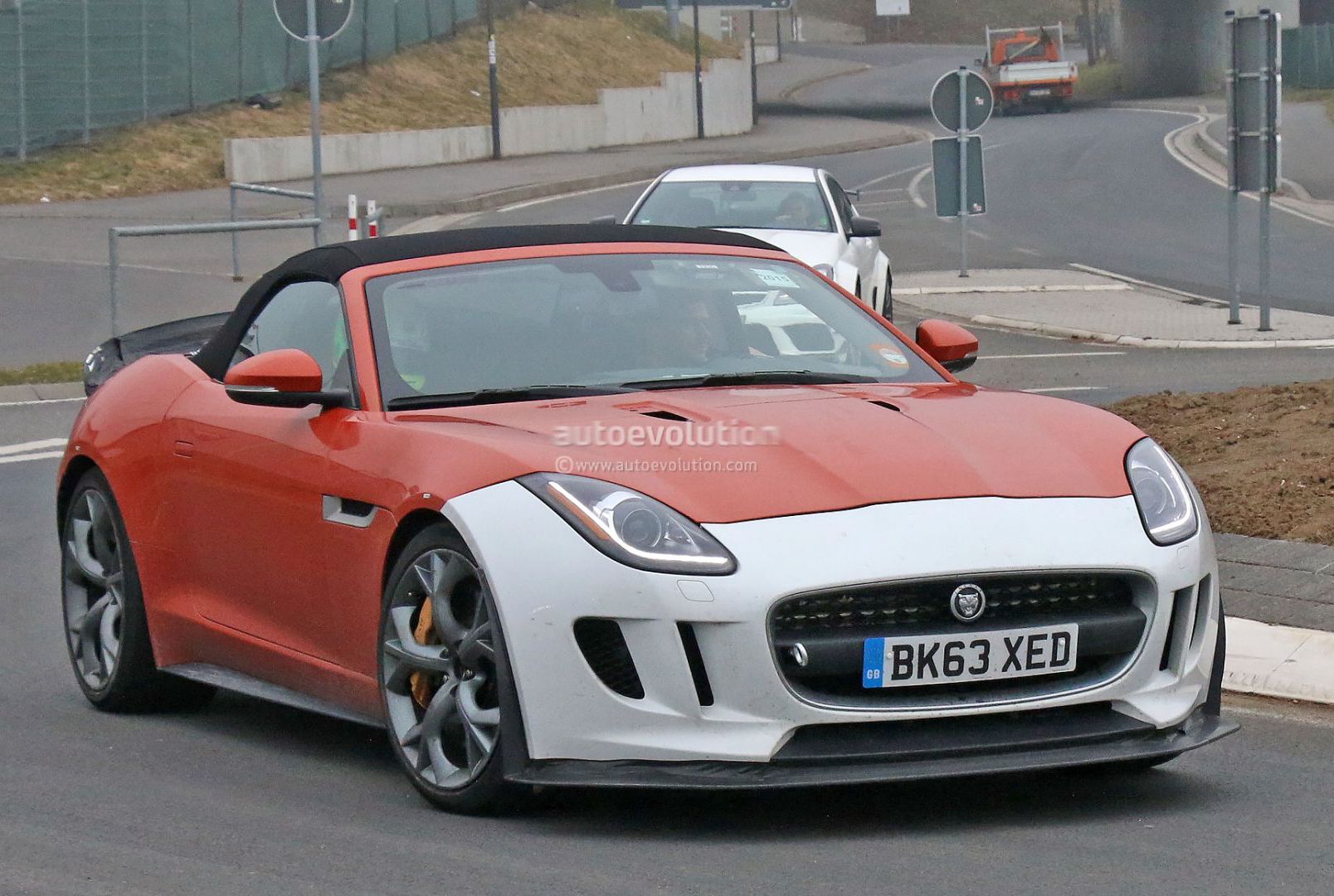 捷豹F-Type SVR最新谍照 动力达600 hp