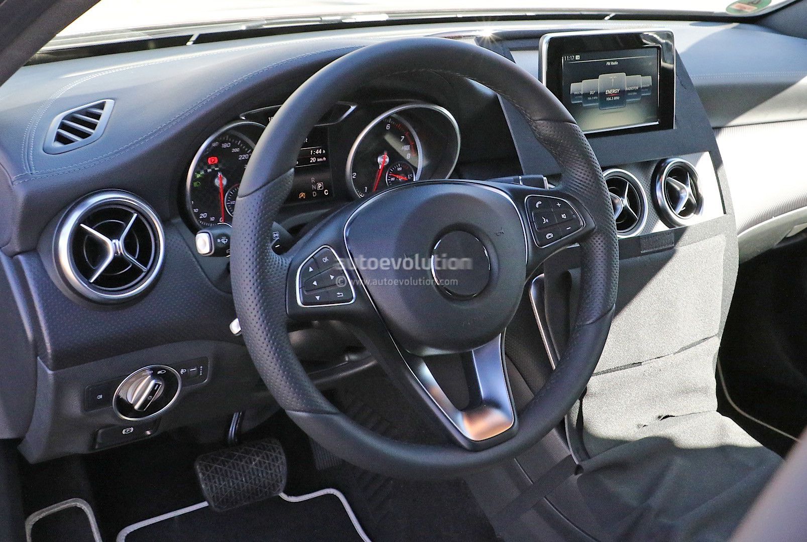 改款奔驰A级内饰谍照曝光 或9月首发