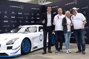 奔驰为慈善活动打造特别版SLS AMG GT3