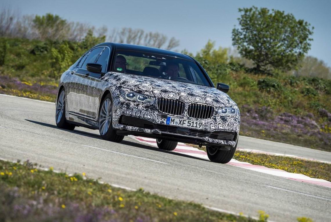 宝马发布新7系测试照 采用多项创新科技