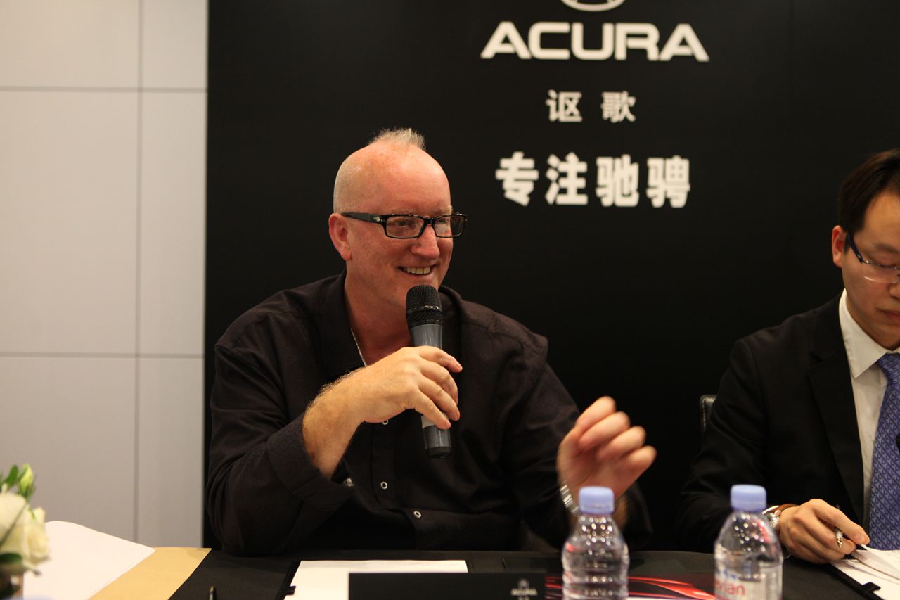 新浪汽车访谈讴歌全球创意总监Dave Marek