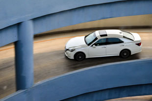 迈过时光的坎 试驾一汽丰田新皇冠