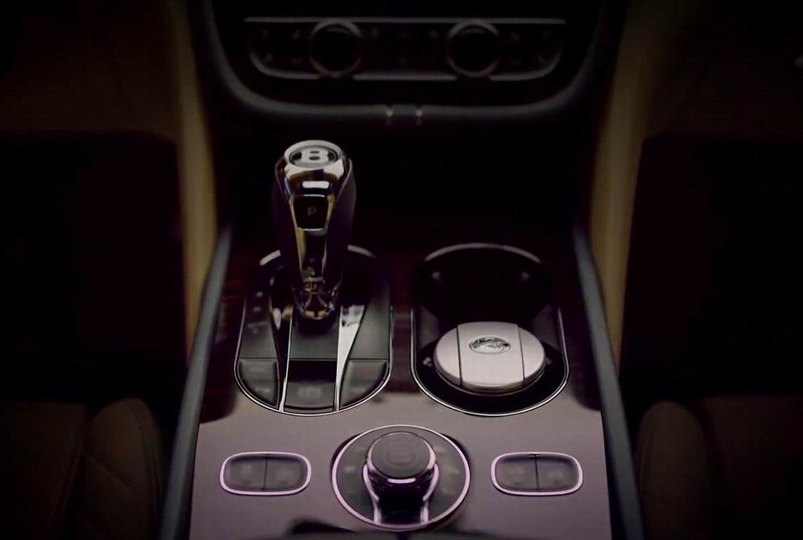 宾利Bentayga内饰曝光