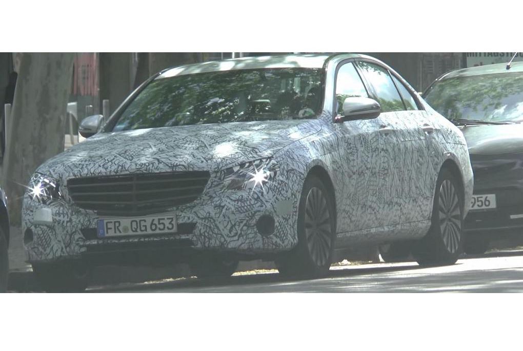 新一代奔驰E级最新谍照 明年1月首发