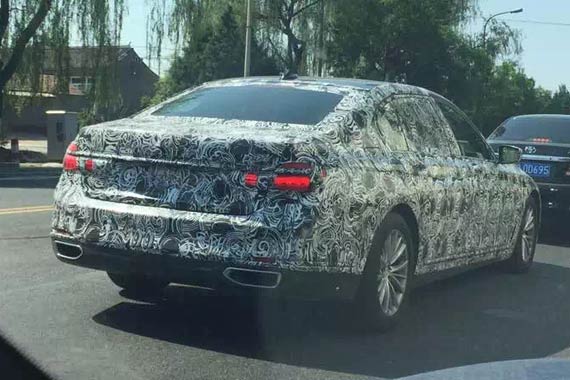宝马新7系伪装测试车在北京曝光