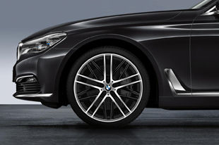 宝马为7系提供M Performance配件