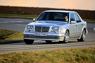 梅赛德斯-奔驰庆祝500 E诞生25周年