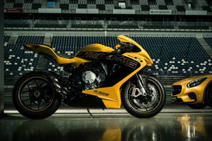 强强联合 特殊涂装版MV Agusta F3 800