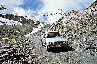 BMW庆祝车型配备四驱系统三十周年